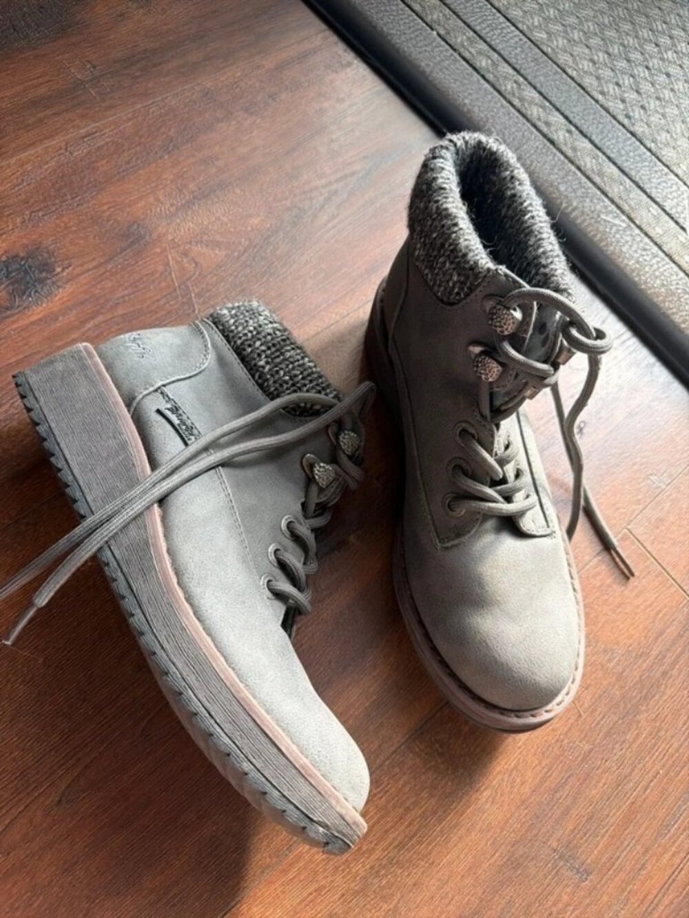 Blowfish Malibu Womens Grey Lace Up Ankle Booties B138 US 7 Knit Collar Boots